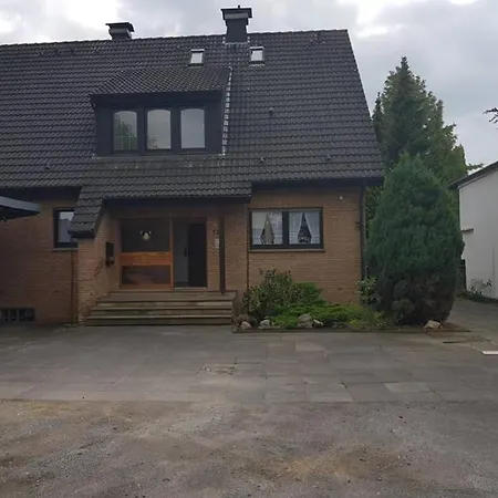 Und Monteurwohnung Mit Grosser Begehbarer Dusche Luenen
