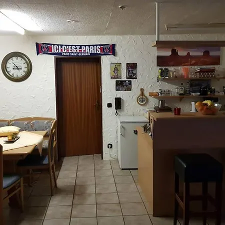 Und Monteurwohnung Mit Grosser Begehbarer Dusche Apartamento *